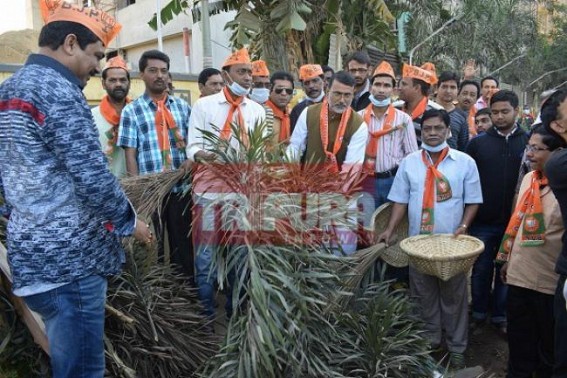 BJP's Swachh Bharat Abhiyaan at IGM Chowmuhani BJP's Swachh Bharat Abhiyaan at IGM Chowmuhani